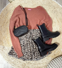 Lade das Bild in den Galerie-Viewer, Strickpullover, rostrot