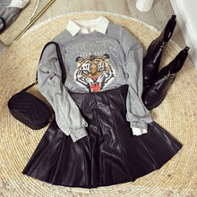 Lade das Bild in den Galerie-Viewer, Faltenrock in Lederoptik, schwarz