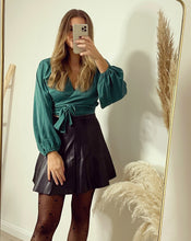 Lade das Bild in den Galerie-Viewer, Wickelbluse, smaragdgrün