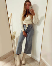 Lade das Bild in den Galerie-Viewer, Wickelpullover, creme
