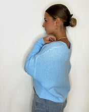 Lade das Bild in den Galerie-Viewer, Strickpullover, hellblau