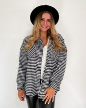 Lade das Bild in den Galerie-Viewer, Hemdjacke mit Hahnentrittmuster, schwarz/weiß