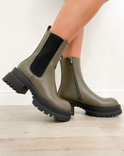 Lade das Bild in den Galerie-Viewer, Boots, khaki