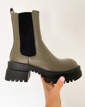 Lade das Bild in den Galerie-Viewer, Boots, khaki