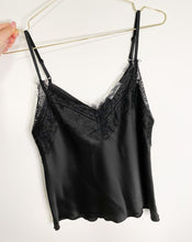 Lade das Bild in den Galerie-Viewer, Top mit Spitze, schwarz