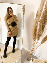 Lade das Bild in den Galerie-Viewer, Strickkleid mit Schlitzen, camel