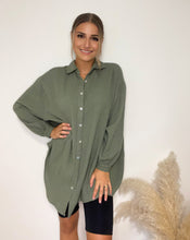 Lade das Bild in den Galerie-Viewer, Musselin-Blusenhemd Oversize, khaki