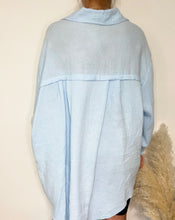 Lade das Bild in den Galerie-Viewer, Musselin-Blusenhemd Oversize, hellblau