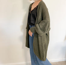 Lade das Bild in den Galerie-Viewer, Strickjacke, khaki