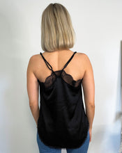 Lade das Bild in den Galerie-Viewer, Spitzentop, schwarz