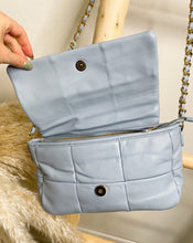 Lade das Bild in den Galerie-Viewer, gesteppte Tasche, hellblau