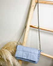 Lade das Bild in den Galerie-Viewer, gesteppte Tasche, hellblau