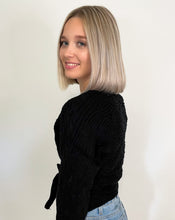 Lade das Bild in den Galerie-Viewer, Wickelpullover, schwarz