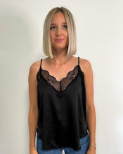 Lade das Bild in den Galerie-Viewer, Spitzentop, schwarz