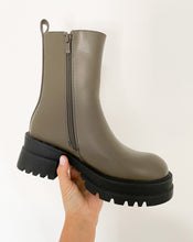Lade das Bild in den Galerie-Viewer, Boots, khaki