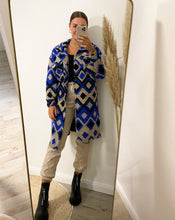 Lade das Bild in den Galerie-Viewer, Mantel mit Muster, blau