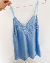 Lade das Bild in den Galerie-Viewer, Top mit Spitze, hellblau
