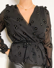 Lade das Bild in den Galerie-Viewer, Bluse mit Blumen, schwarz