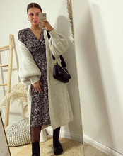 Lade das Bild in den Galerie-Viewer, Midikleid mit Blumenprint, braun