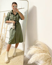 Lade das Bild in den Galerie-Viewer, Hemdkleid in Midilänge, khaki